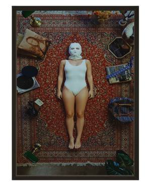 L Inconnue Au Tapis avec cadre